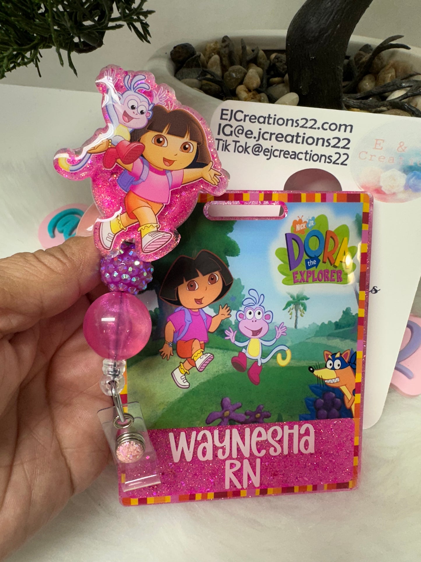 Dora Badge Buddy Set