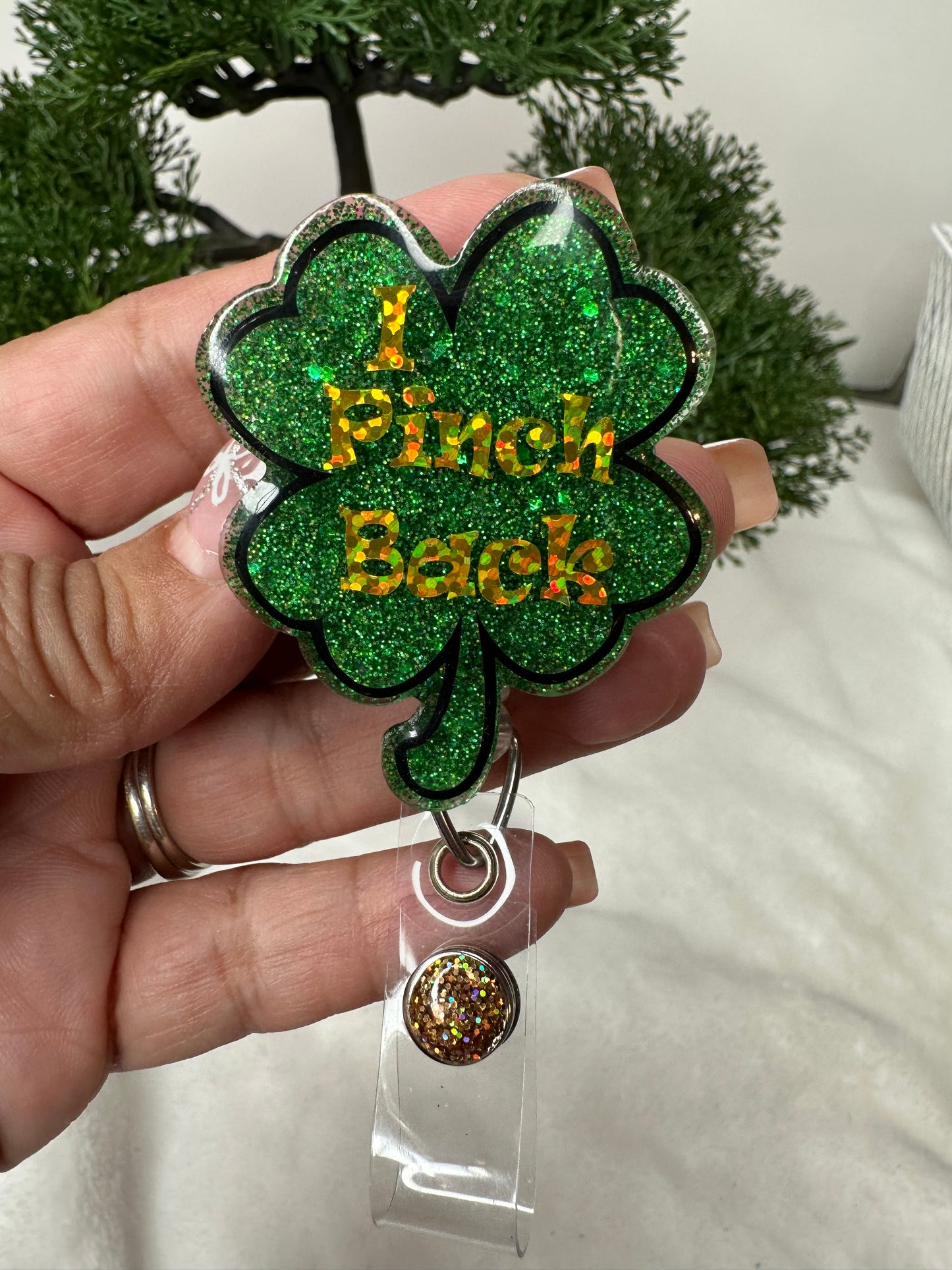 I Pinch Back Clover Badge Reel
