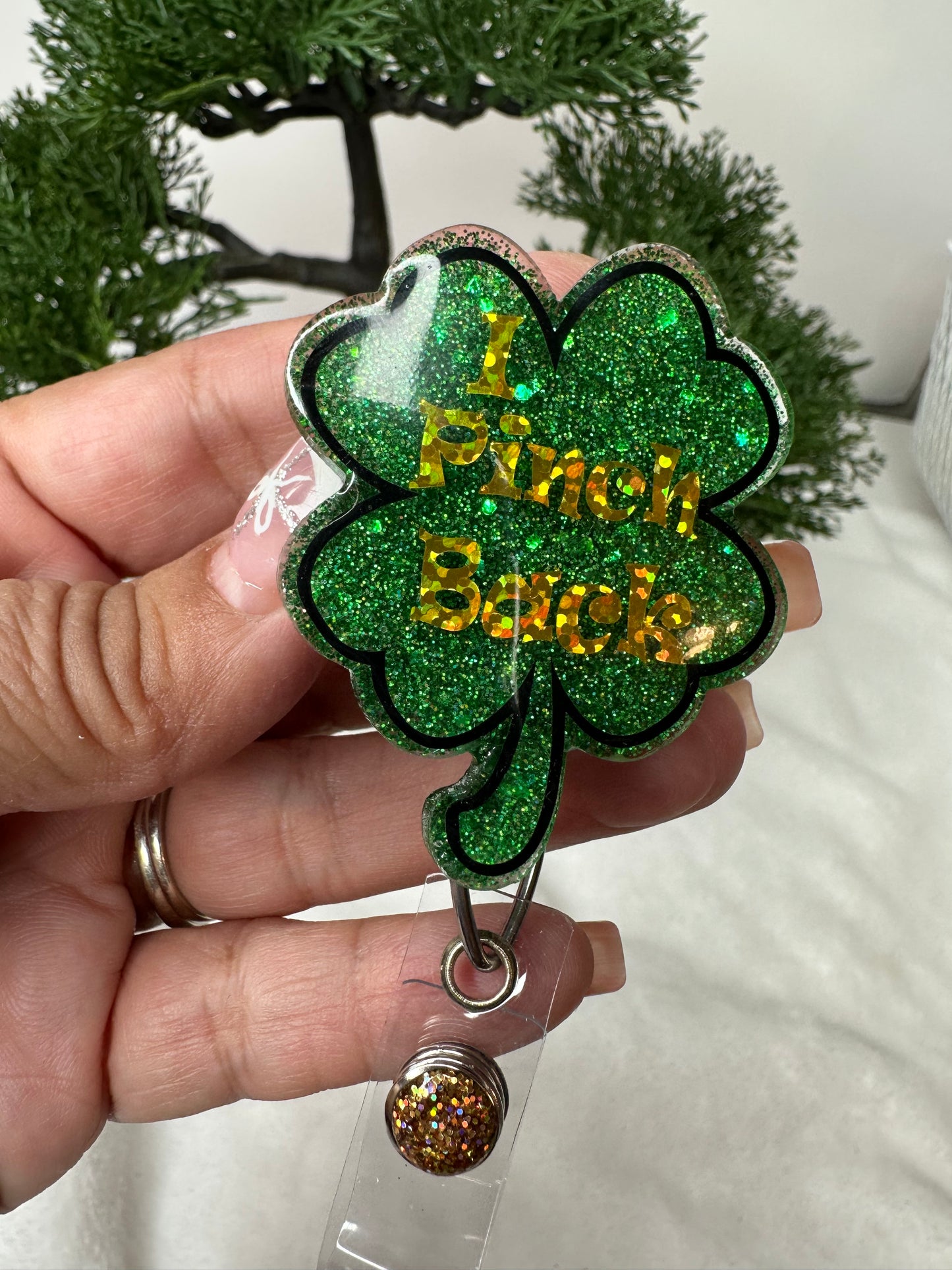 I Pinch Back Clover Badge Reel
