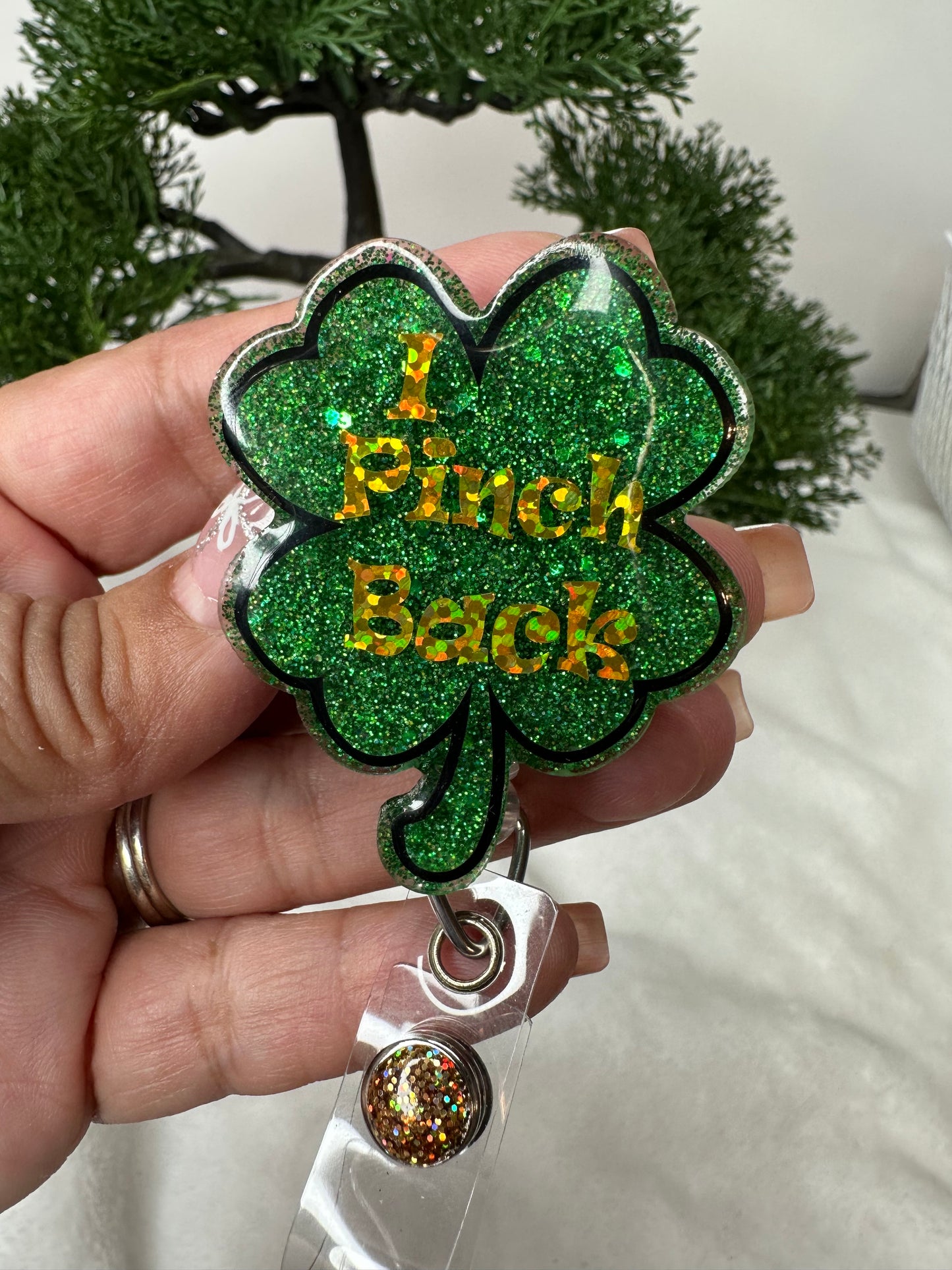 I Pinch Back Clover Badge Reel