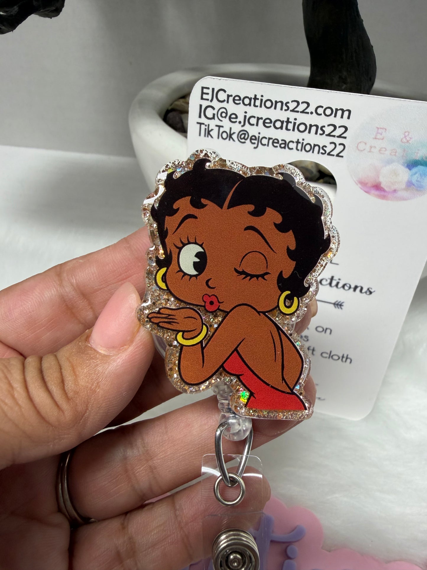 Kissing Betty Badge Reel