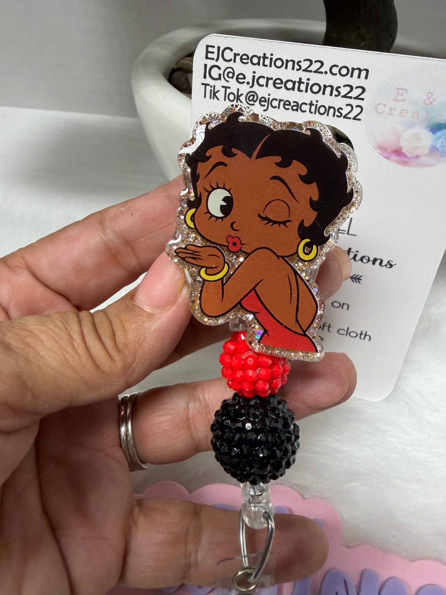 Kissing Betty Badge Reel