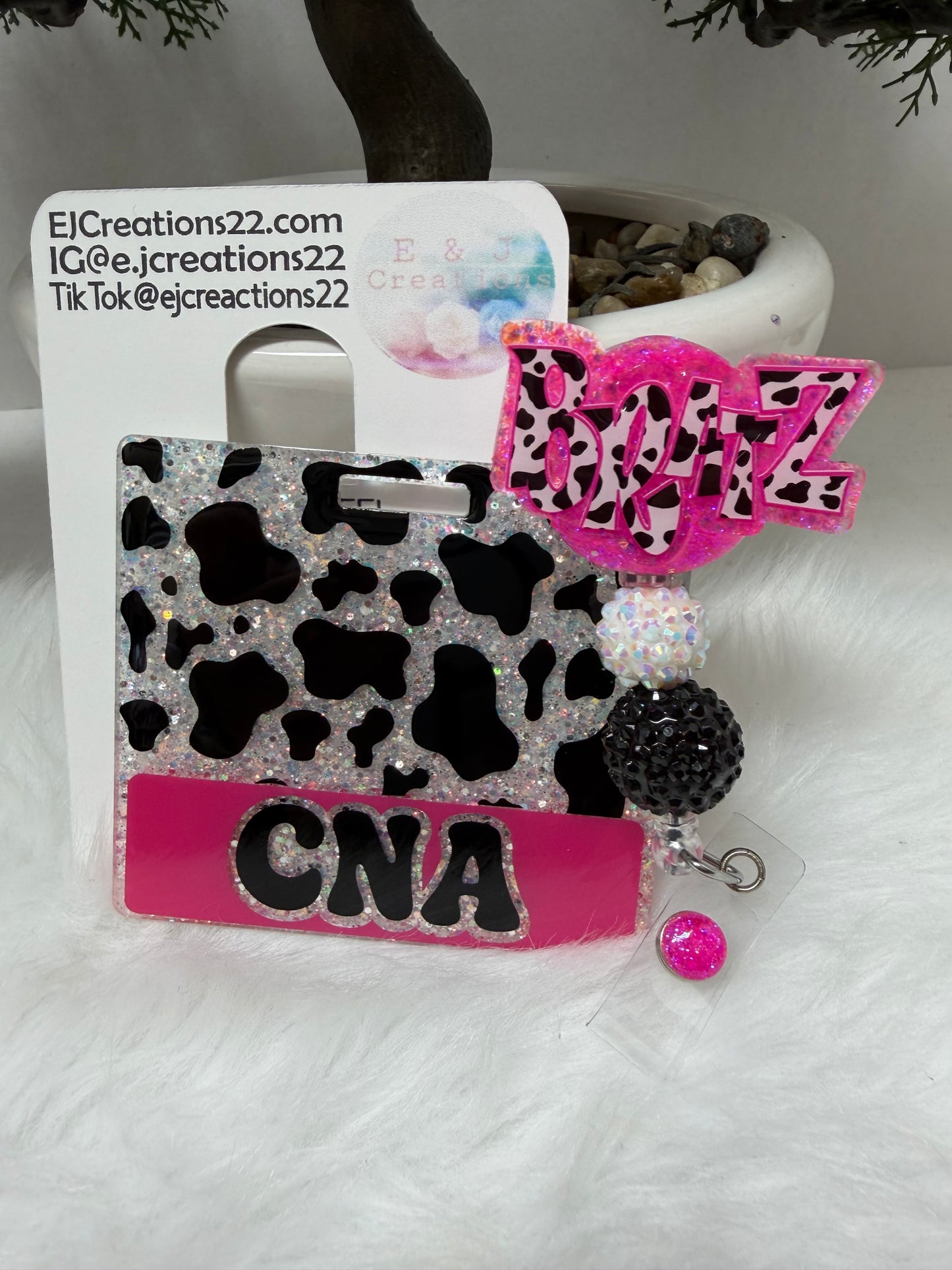 Bratz Cow Badge Buddy Set